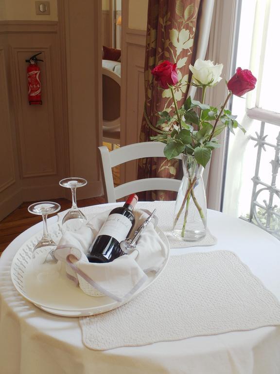 Chambre D Hote : Louvre Elegant Apt Suite Paris Exterior photo