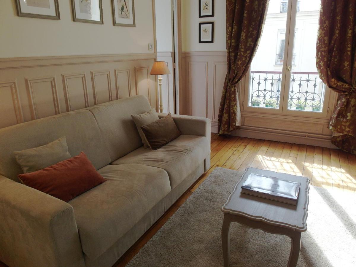 Chambre D Hote : Louvre Elegant Apt Suite Paris Room photo